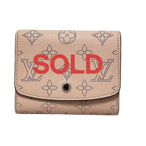 LOUIS VUITTON Portefeuille Iris Compact Magnolia Mahina -537-042925